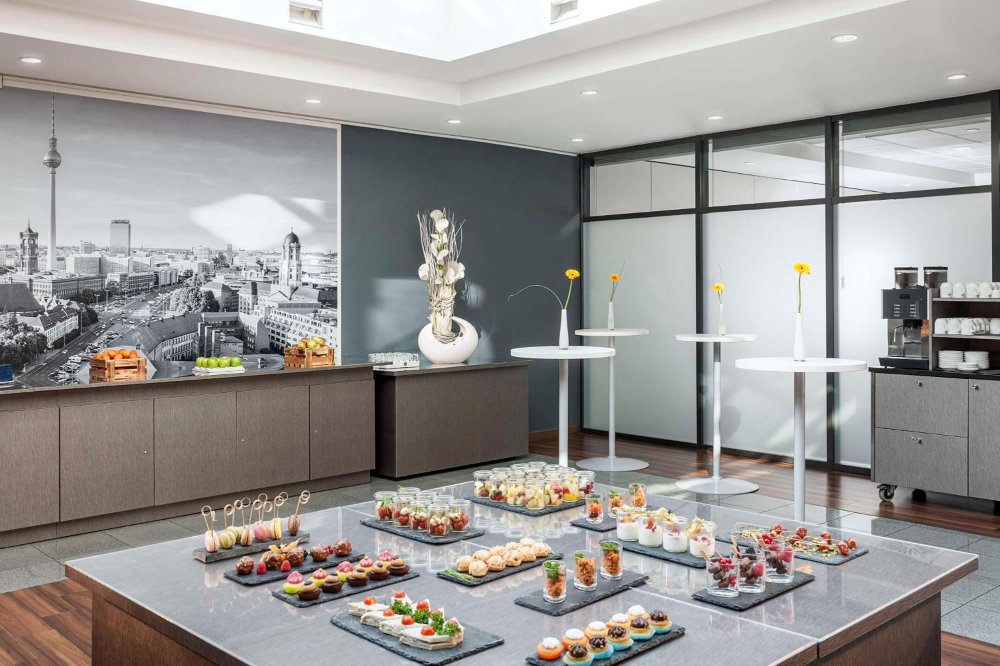 Nh Berlin Alexanderplatz Hotel Екстериор снимка
